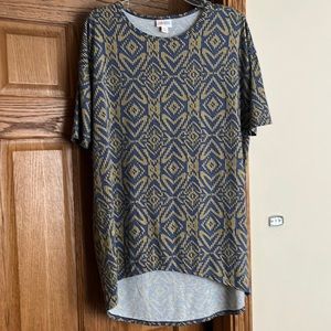 BNWOT LulaRoe Top Size XS